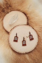 Load image into Gallery viewer, PREORDER // Hand-beaded Homestead Quilt Star • stitch marker or progress keeper