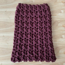 Load image into Gallery viewer, Crochet PDF PATTERN // Crooked River Cowl