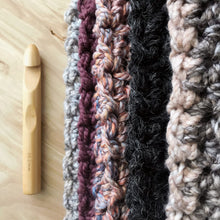 Load image into Gallery viewer, Crochet PDF PATTERN // Crooked River Cowl