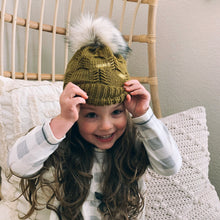 Load image into Gallery viewer, Horse Feather Beanie PDF PATTERN