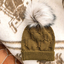 Load image into Gallery viewer, Horse Feather Beanie PDF PATTERN