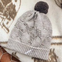 Load image into Gallery viewer, Horse Feather Beanie PDF PATTERN