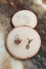 Load image into Gallery viewer, Bird + Yarrow Set // Deluxe Stitch Marker + Progress Keeper
