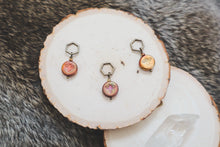 Load image into Gallery viewer, Shimmer Bee // Stitch Marker
