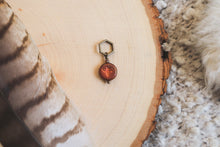 Load image into Gallery viewer, Shimmer Bee // Stitch Marker
